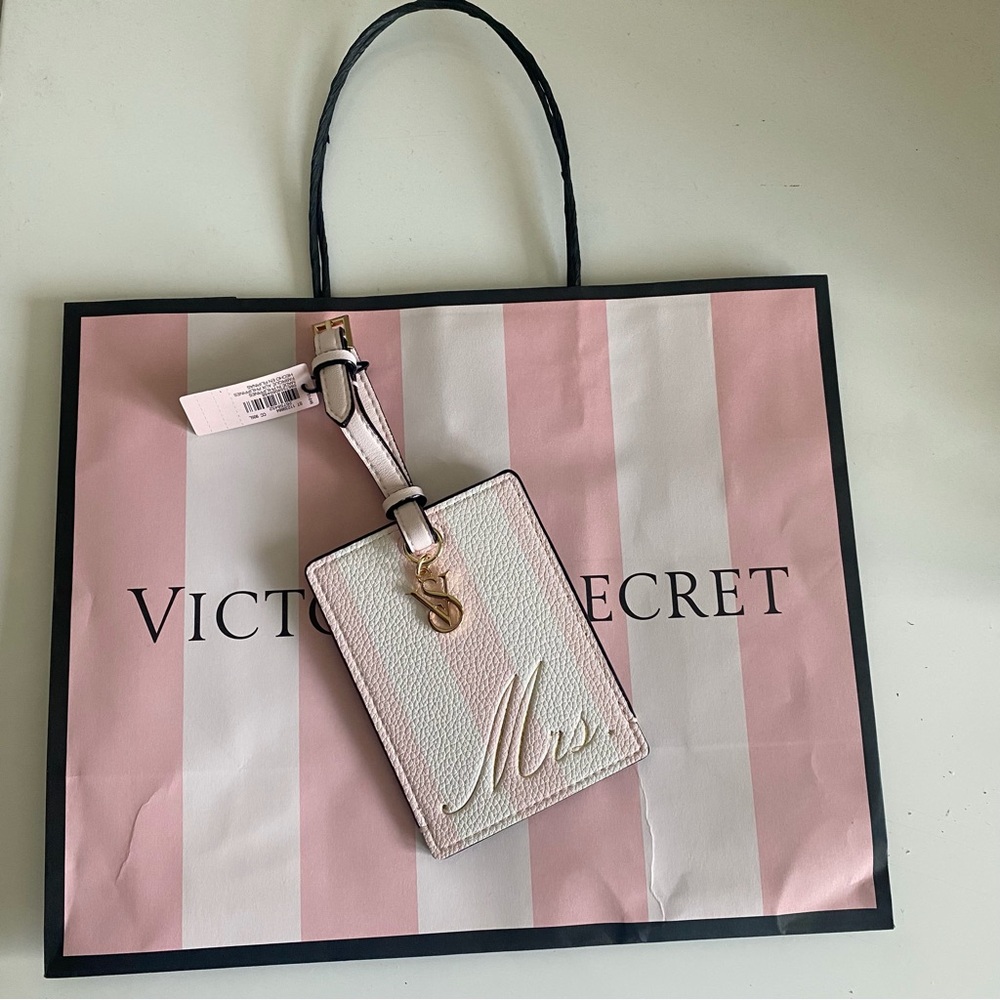 Victoria's Secret Pink and White 'Mrs' Luggage Tag with Gold Accent